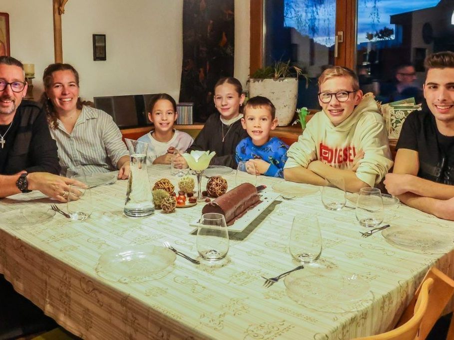 -quot-Es-wird-nie-langweilig-quot-Familie-mit-sieben-Kindern-aus-Dornbirn