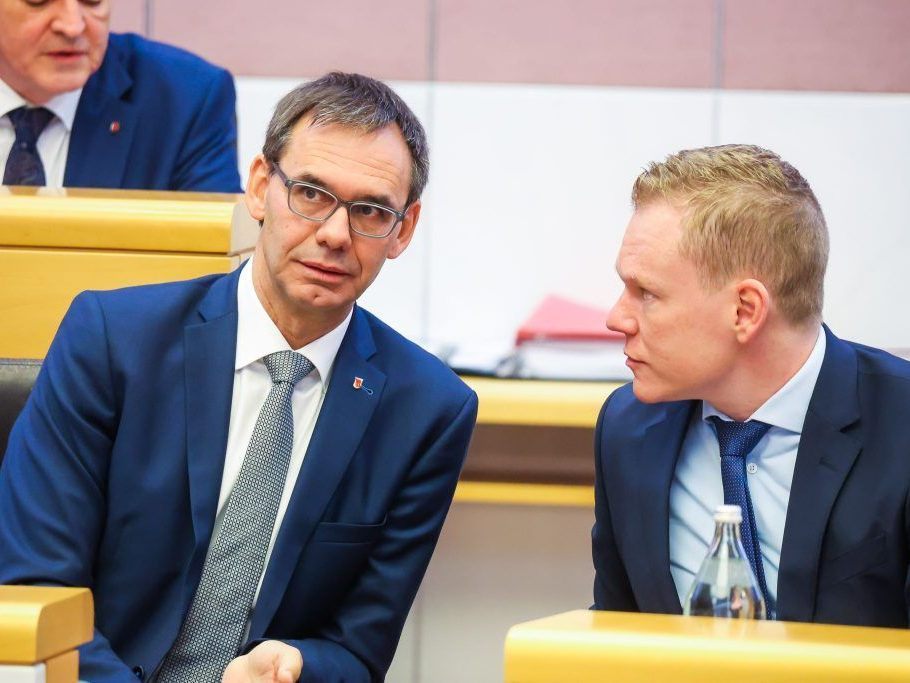 Schwarzes-Jahr-oder-erfolgreiche-Reformen-Landtag-zog-Regierungsbilanz