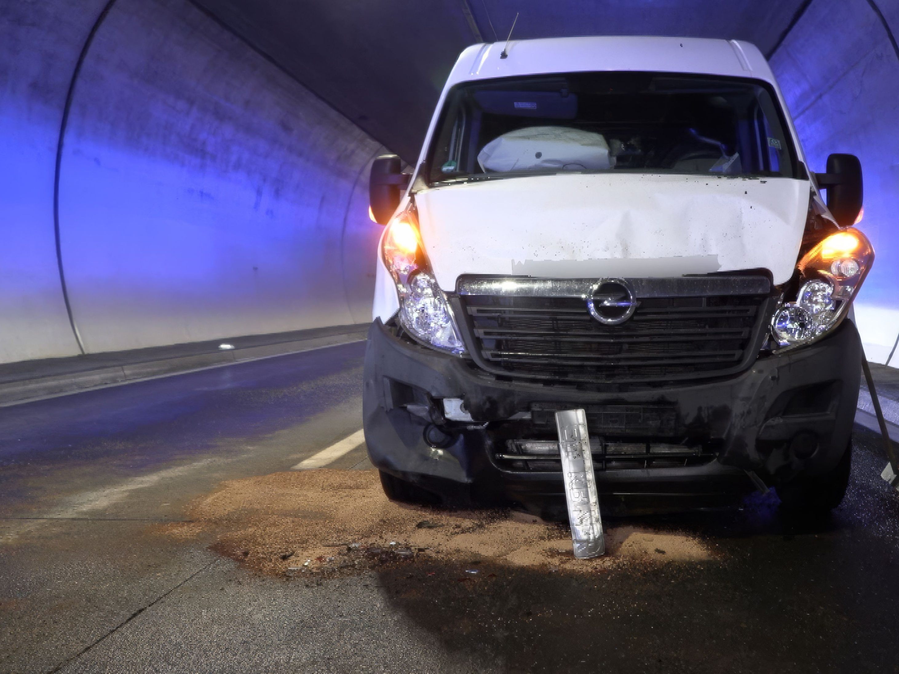 Ein Auffahrunfall mit drei beteiligten Fahrzeugen forderte eine verletzte Person.