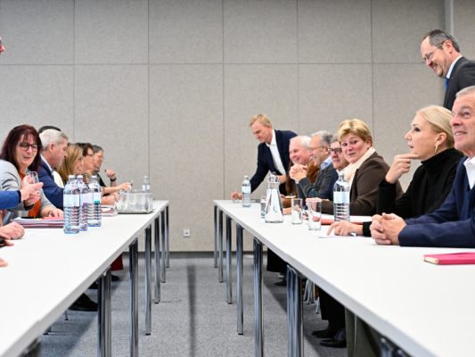 Handels-KV-Verhandlungen-gehen-in-die-zweite-Runde