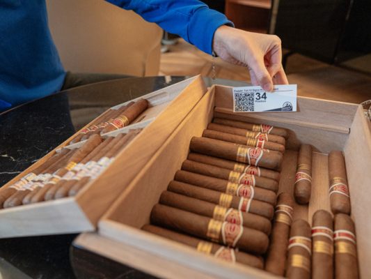 Erneut werden Wertgegenstände von René Benko versteigert