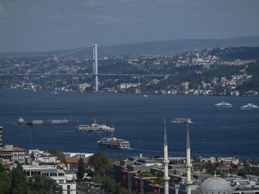 Die Türkei balanciert zwischen dem Westen und dem Osten
