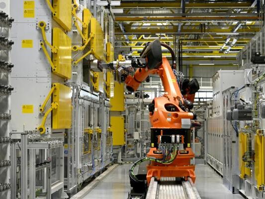 In der Industrie bleibt die Lage dennoch angespannt