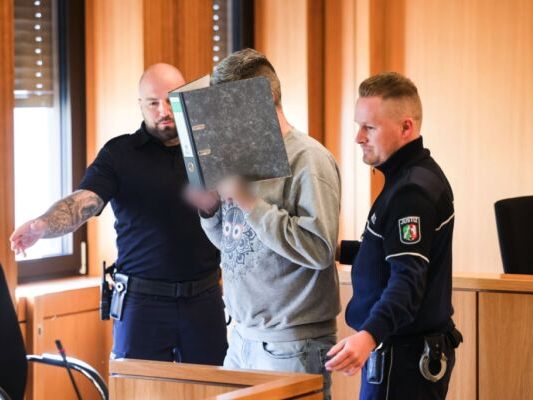 Pfleger-in-Aachen-wegen-T-tung-von-Patienten-verurteilt