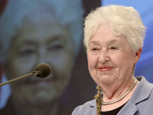 Coudenhove-Kalergi-nun-Ehrendoktorin-der-Uni-Innsbruck