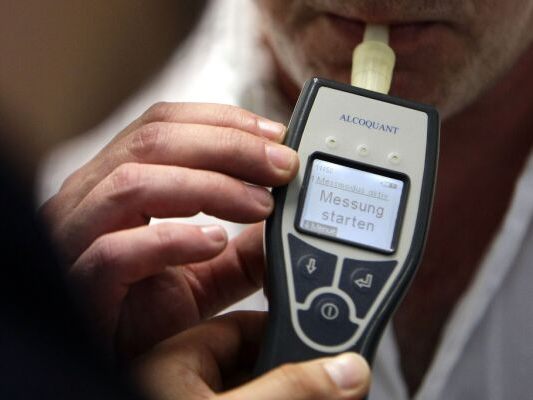 Fahrerfluchtunfall-mit-2-86-Promille-in-Garsten