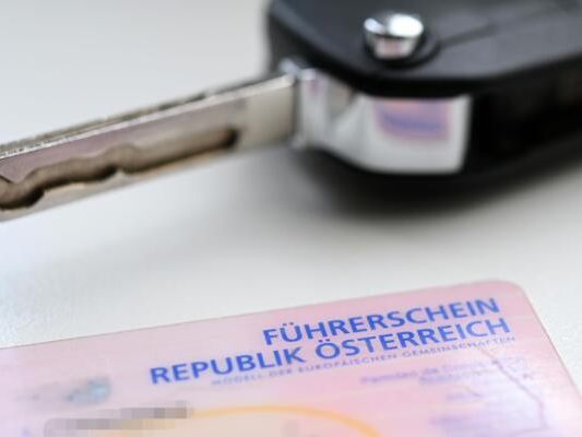 Studie-Drittel-der-sterreicher-ist-f-r-F-hrerschein-ab-16