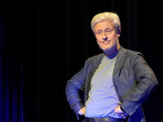 Deadbot-und-Abrissbirne-Neues-Solo-von-Florian-Scheuba