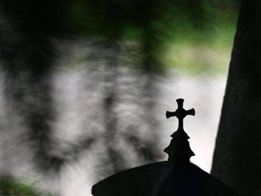 Schmuck-von-Leichen-entwendet-Ermittlungen-in-Mailand