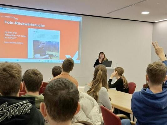 APA-Faktenchecker-vermitteln-Sch-lern-Medienkompetenz