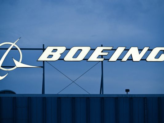 Boeing-muss-wegen-737-MAX-Absturz-Millionen-an-Kl-ger-zahlen