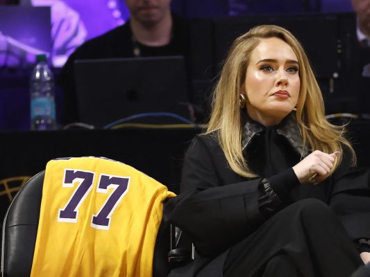 Adele-gibt-Schauspieldeb-t-unter-Tom-Fords-Regie