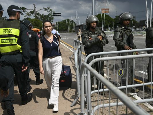 Kritik-an-Sicherheitsma-nahmen-Klimakonferenz-Gel-nde