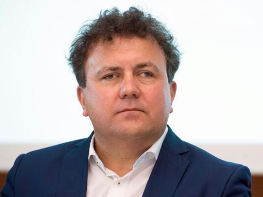 Nast-bleibt-Intendant-der-Wiener-Symphoniker