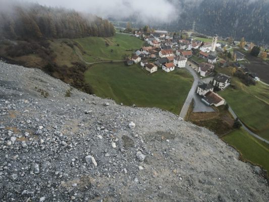 Schweizer-Bergdorf-droht-neuerlich-ein-Felssturz