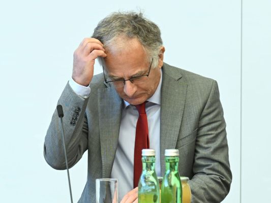 Marterbauer sucht nach Geld fürs Budget