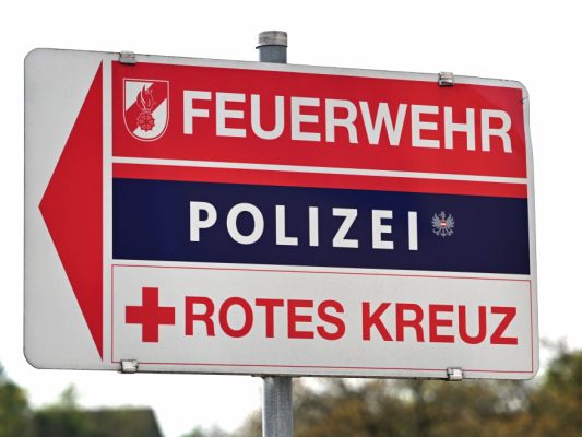 44-J-hrige-in-der-Steiermark-von-Auto-erfasst-und-verletzt