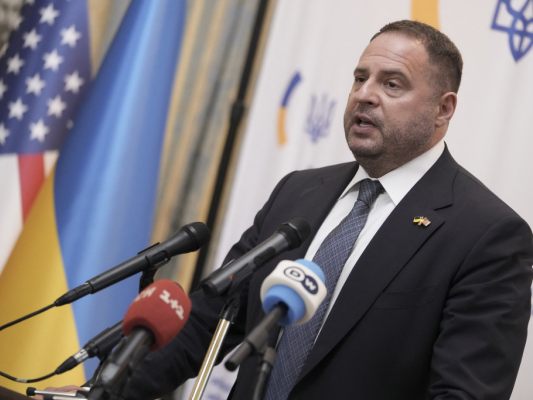 Selenskyj-Vertrauter Andrij Jermak soll Kiews Verhandlungsteam leiten