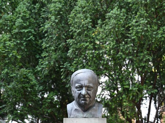 sos-kinderdorf-gmeiner-b-ste-in-wien-demontiert