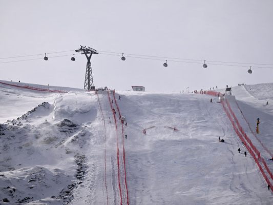 Deutscher-Tourist-steckte-in-S-lden-in-Spalt-fest