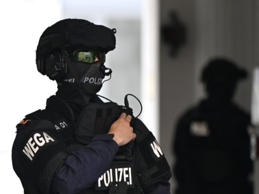 Gro-einsatz-nach-Schreckschuss-aus-Wiener-Wohnungsfenster