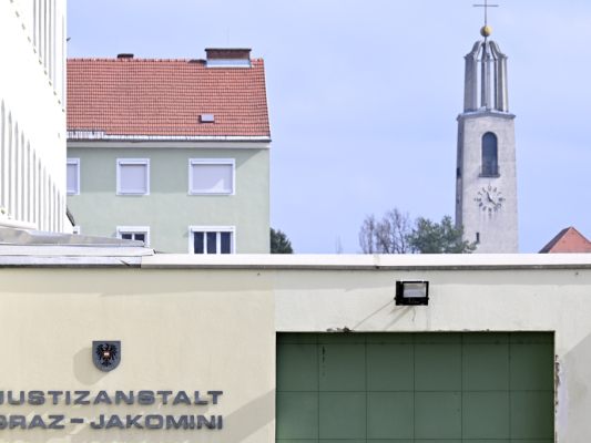 Entflohener Häftling nach Überfall wieder geschnappt