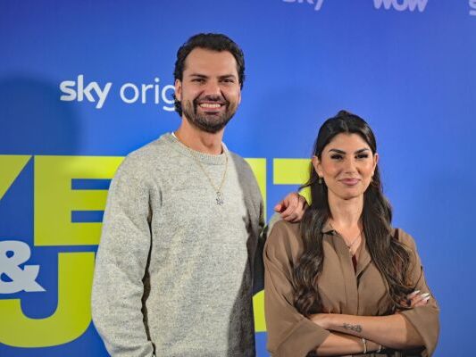 Jimi-Blue-hilft-der-Ex-im-Haushalt