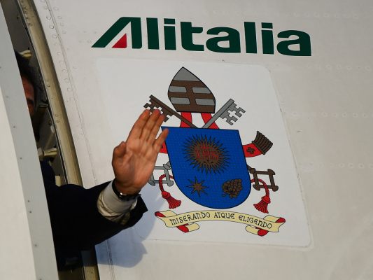 papst-leo-xiv-bricht-zu-erster-auslandsreise-auf