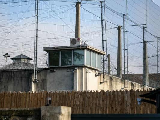 einer-von-zwei-haft-ausbrechern-in-frankreich-geschnappt