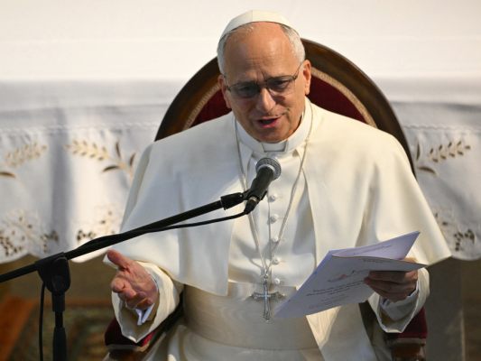 papst-leo-xiv-besucht-blaue-moschee-in-istanbul