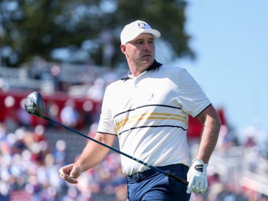 Priorit-t-f-r-Familie-Straka-l-sst-World-Tour-Turniere-aus