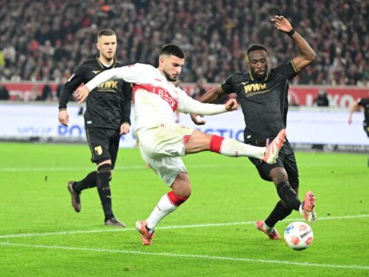VfB-Stuttgart-nach-3-2-gegen-Augsburg-weiter-in-Top-vier