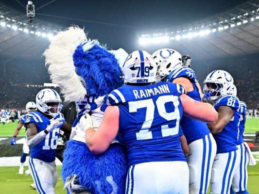 -quot-unbeschreiblich-quot-raimann-mit-colts-weiter-nfl-spitze