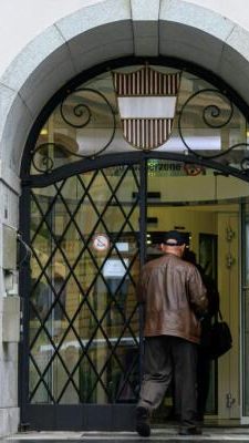 Eishockey: Ex-Funktionär wegen Steuerbetrugs zu Geldstrafe verurteilt.