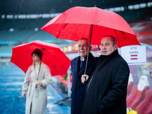 van-der-bellen-w-nscht-fb-team-vor-wm-quali-finale-gl-ck