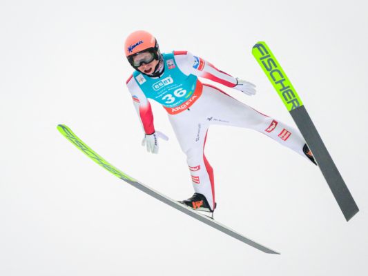 Rang-drei-f-r-SV-Mixedteam-beim-Skisprung-Weltcupauftakt