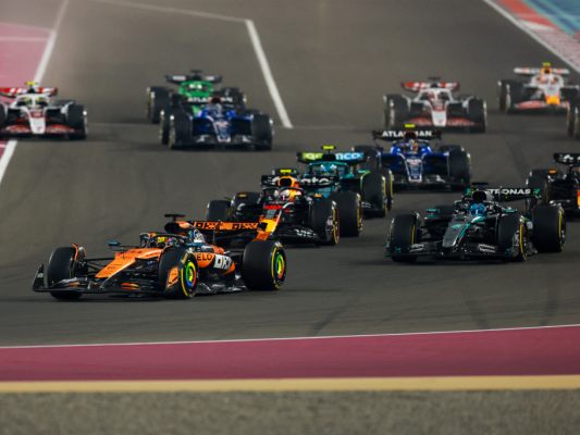 Piastri-gewinnt-Katar-Sprint-vor-Russell-und-Norris