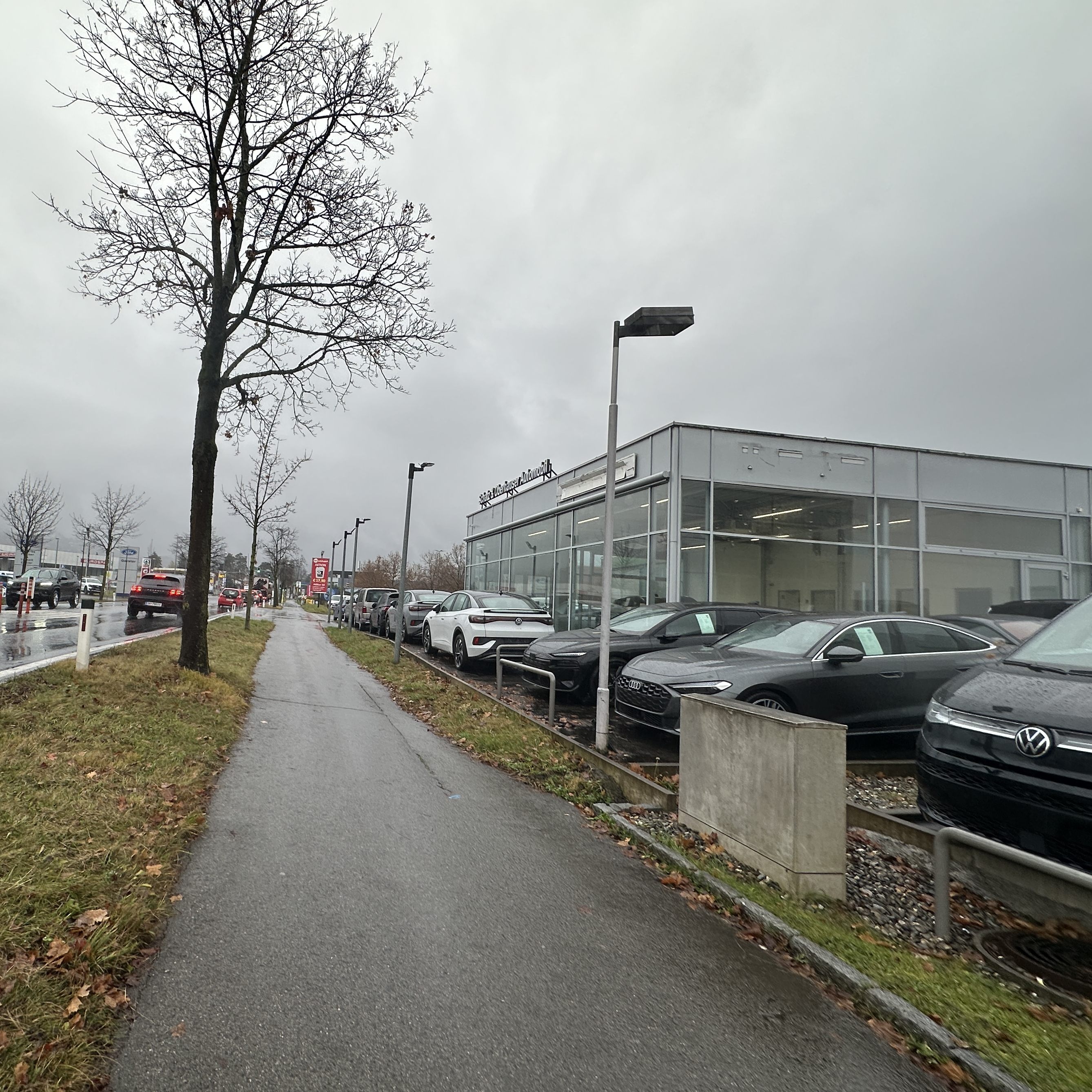 Ein neuer Autohändler hat im Schwefel eröffnet.