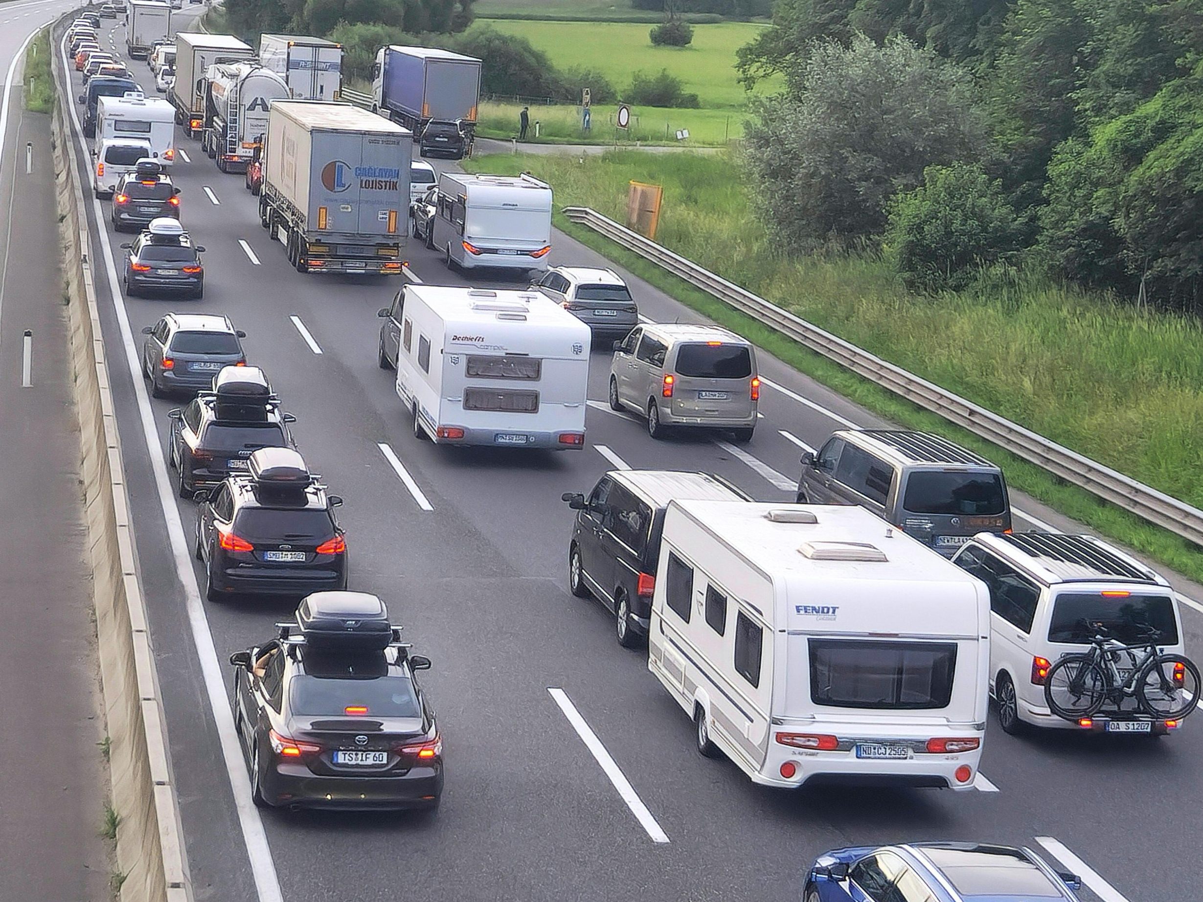 Die Herbstferienrückreise sorgt für Staus.