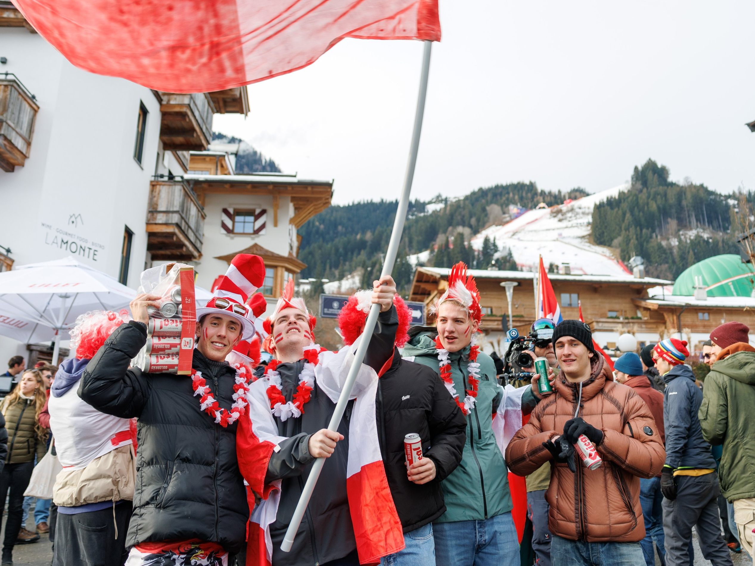 Rund um das Hahnenkammrennen in Kitzbühel gilt ab sofort ein strengeres Alkoholverbot.