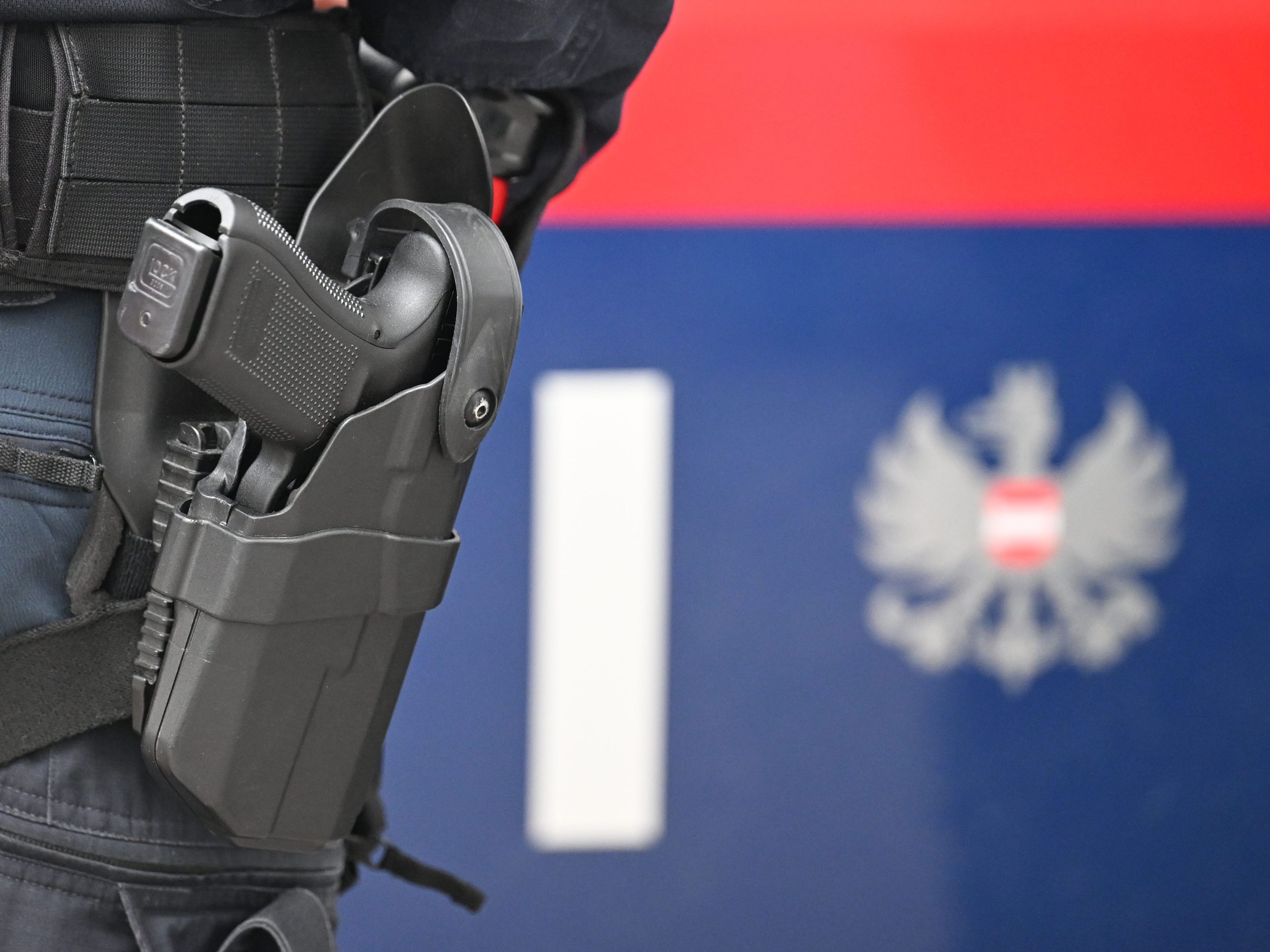 Festnahme-nach-wildem-Raufhandel-in-Wien-Rudolfsheim-F-nfhaus