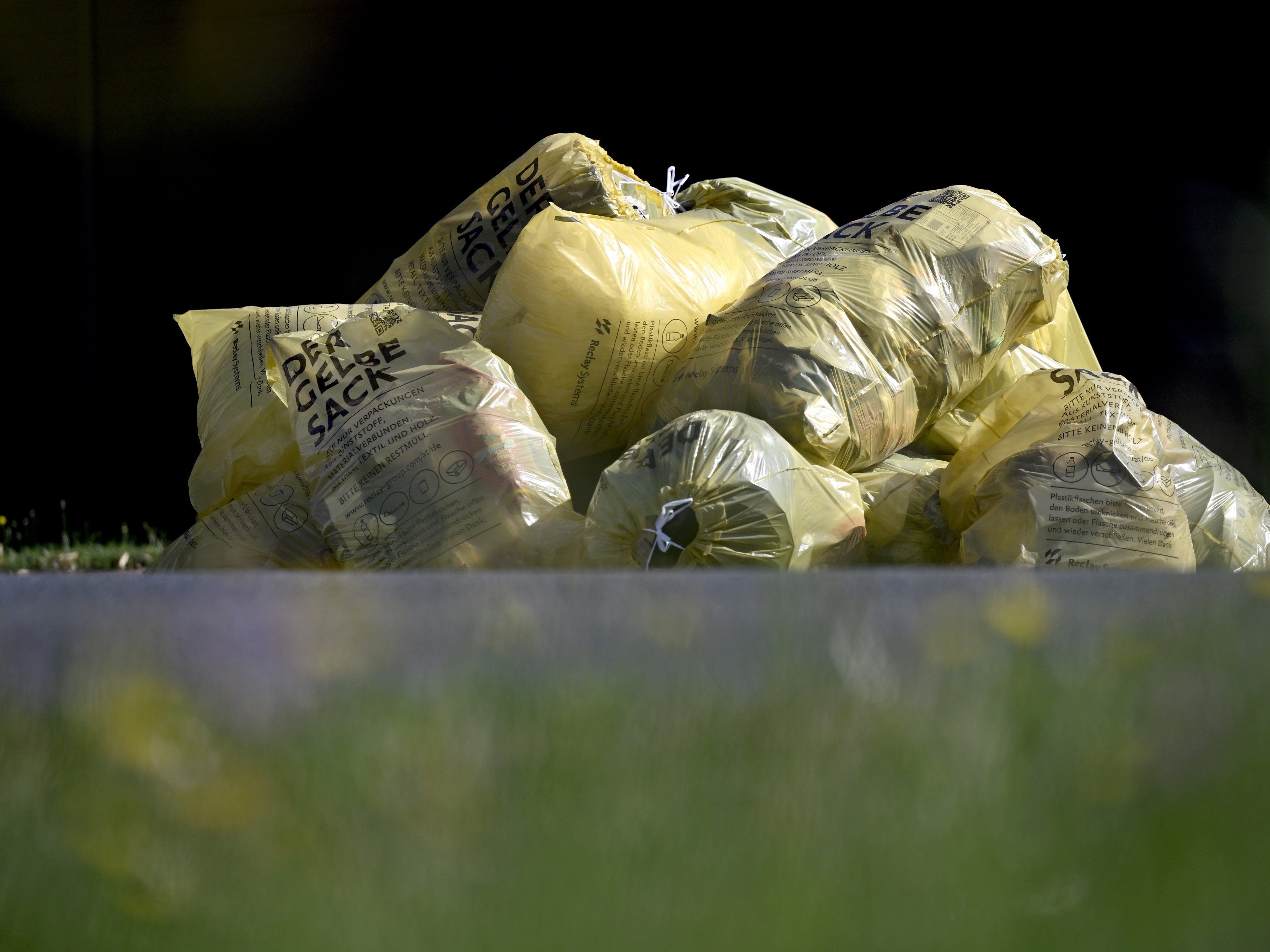 -berw-ltigende-Mehrheit-trennt-ihren-M-ll