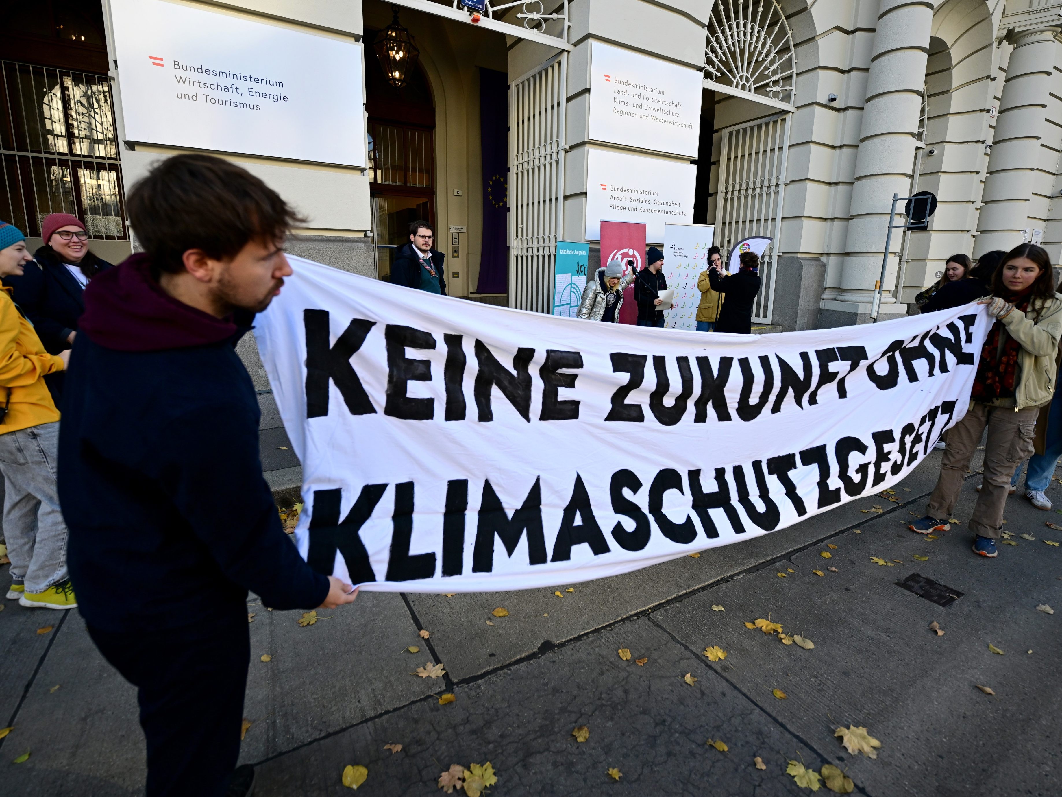 Das Kinder- und Jugendbündnis pocht auf ein strengeres Klimaschutzgesetz.