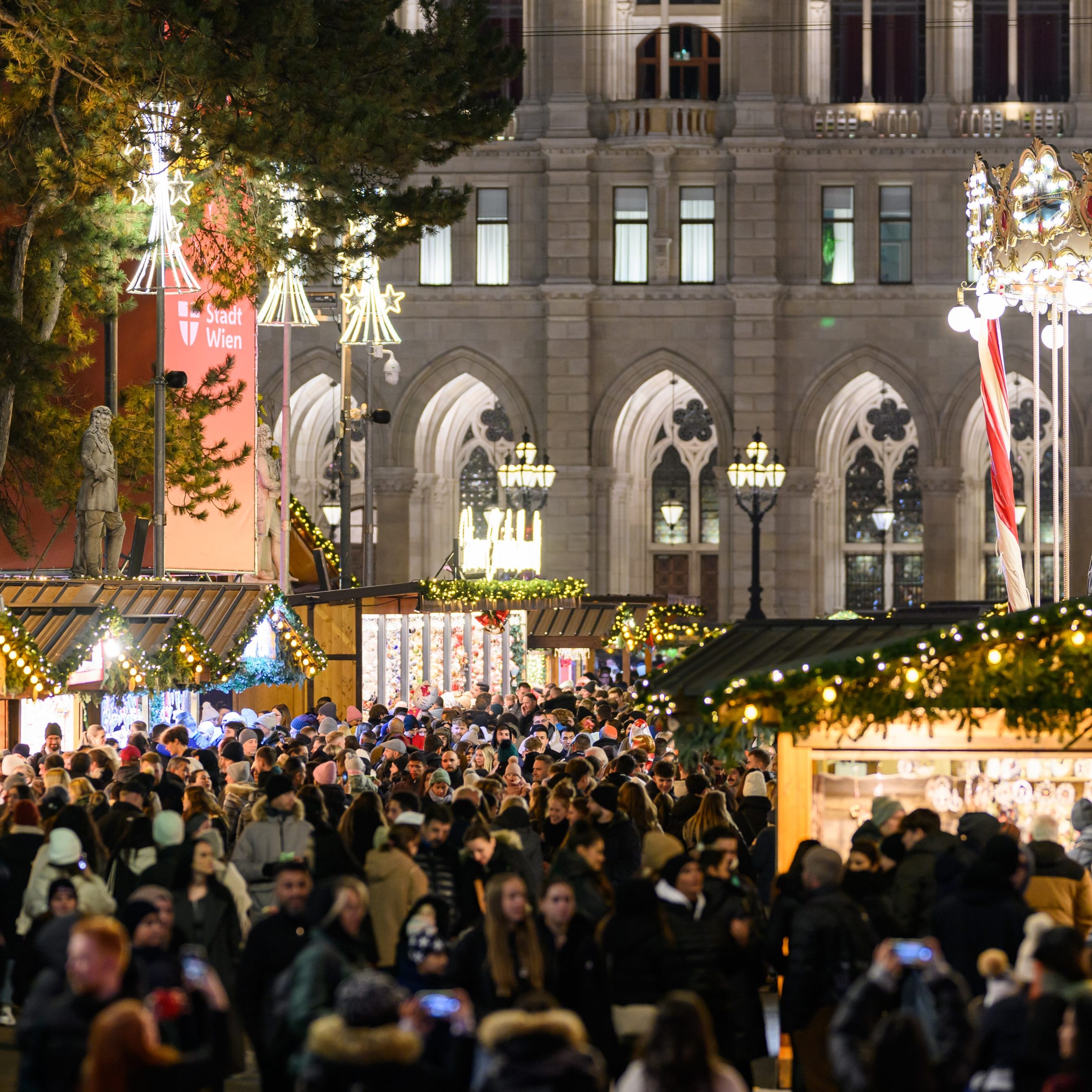 Viele Wienerinnen und Wiener besuchen auch heuer wieder einen Weihnachtsmarkt.