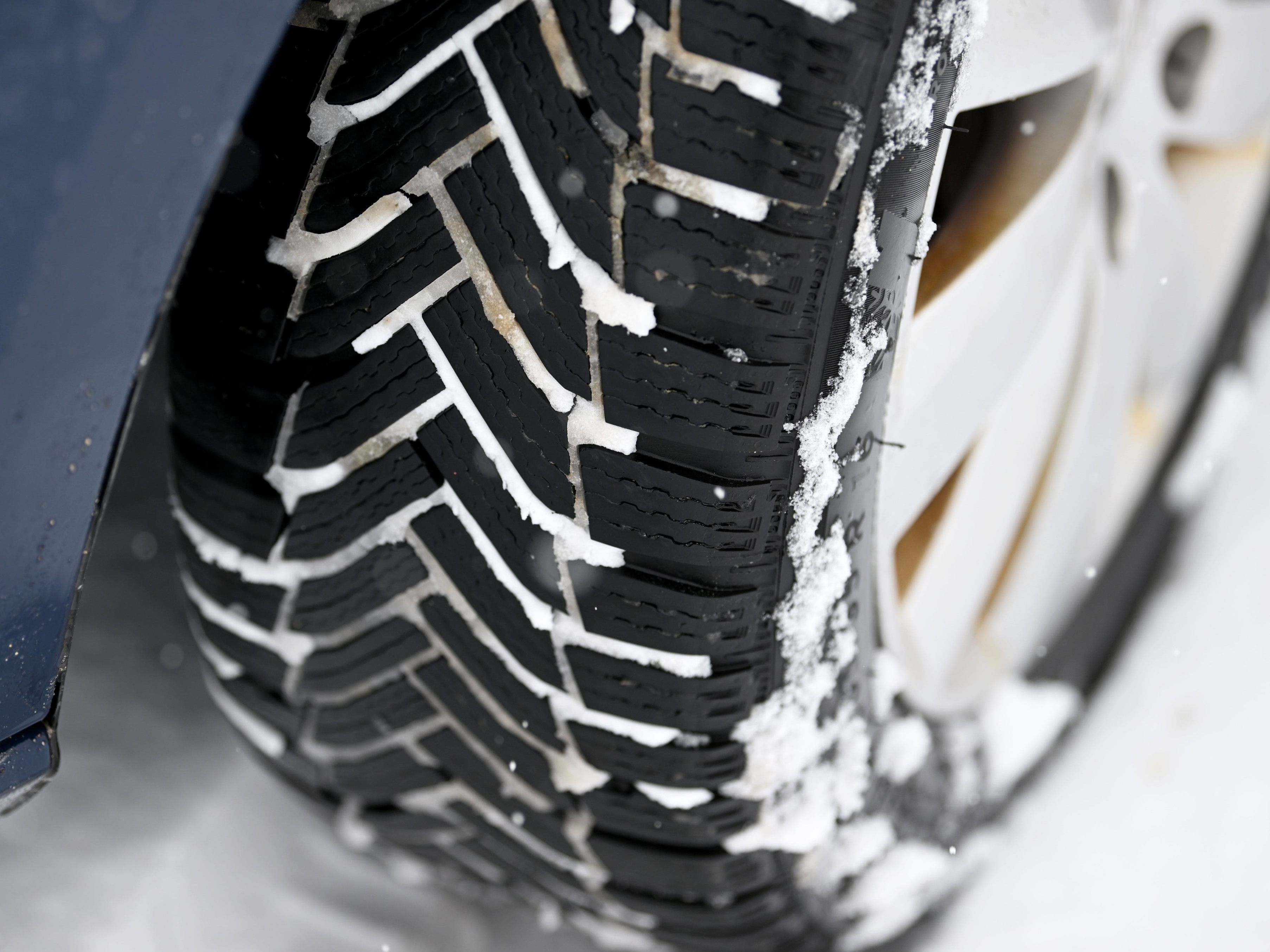 Die richtigen Reifen dürfen im Winter natürlich nicht fehlen.