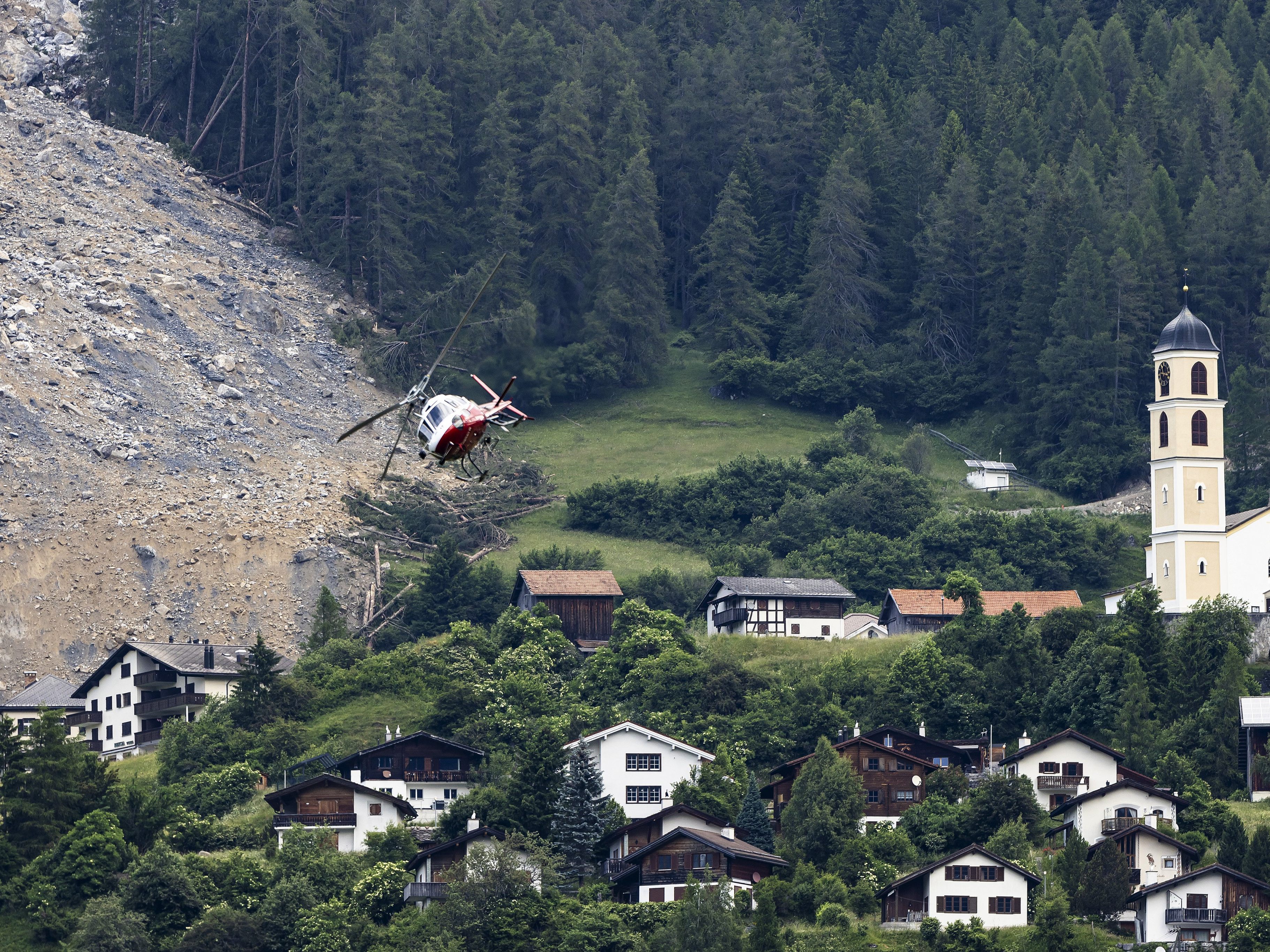 Geologen-warnen-Schweizer-Bergdorf-erneut-durch-Felssturz-bedroht