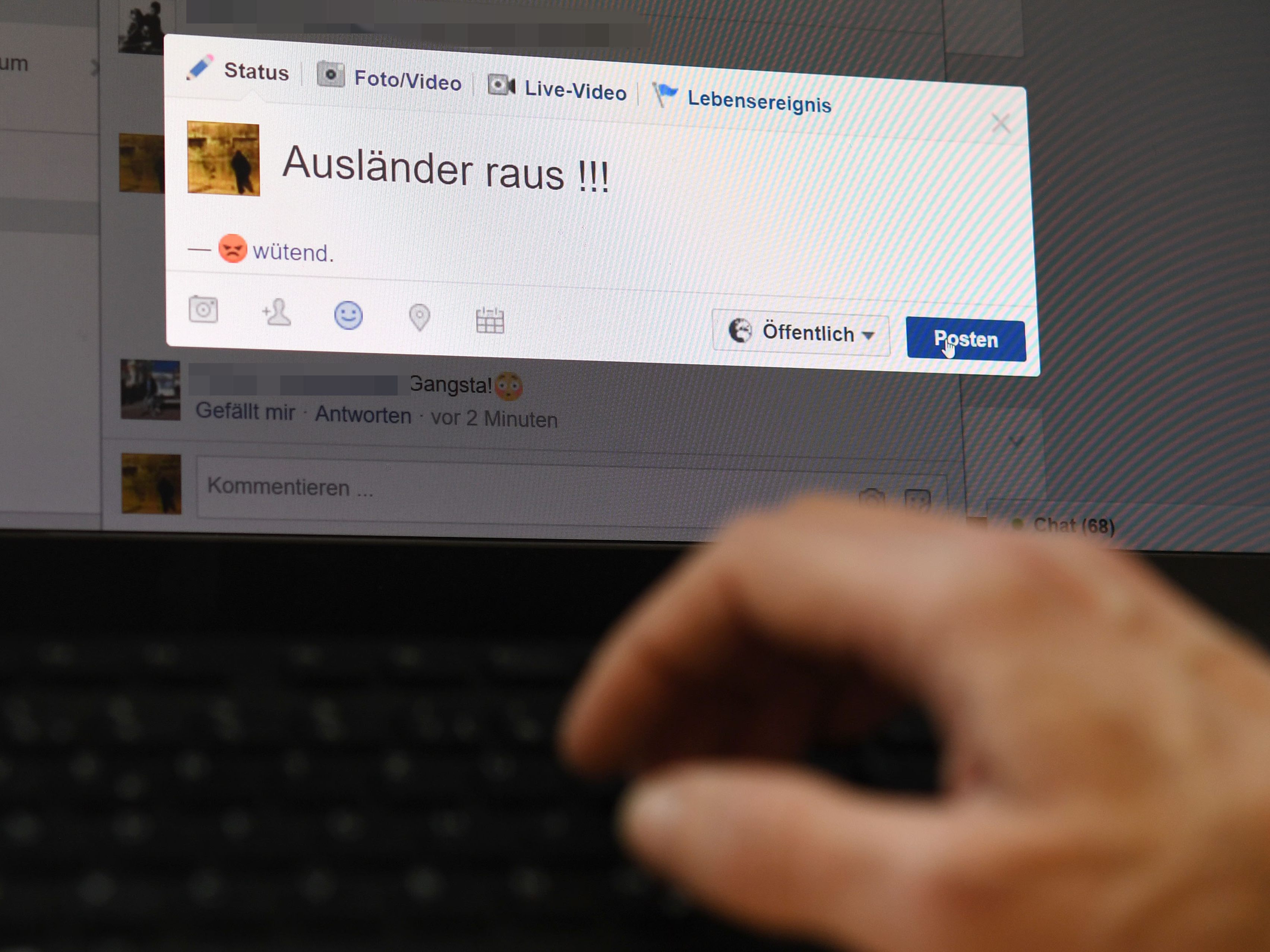 Die meisten gemeldeten Postings haben einen rassistischen Hintergrund.