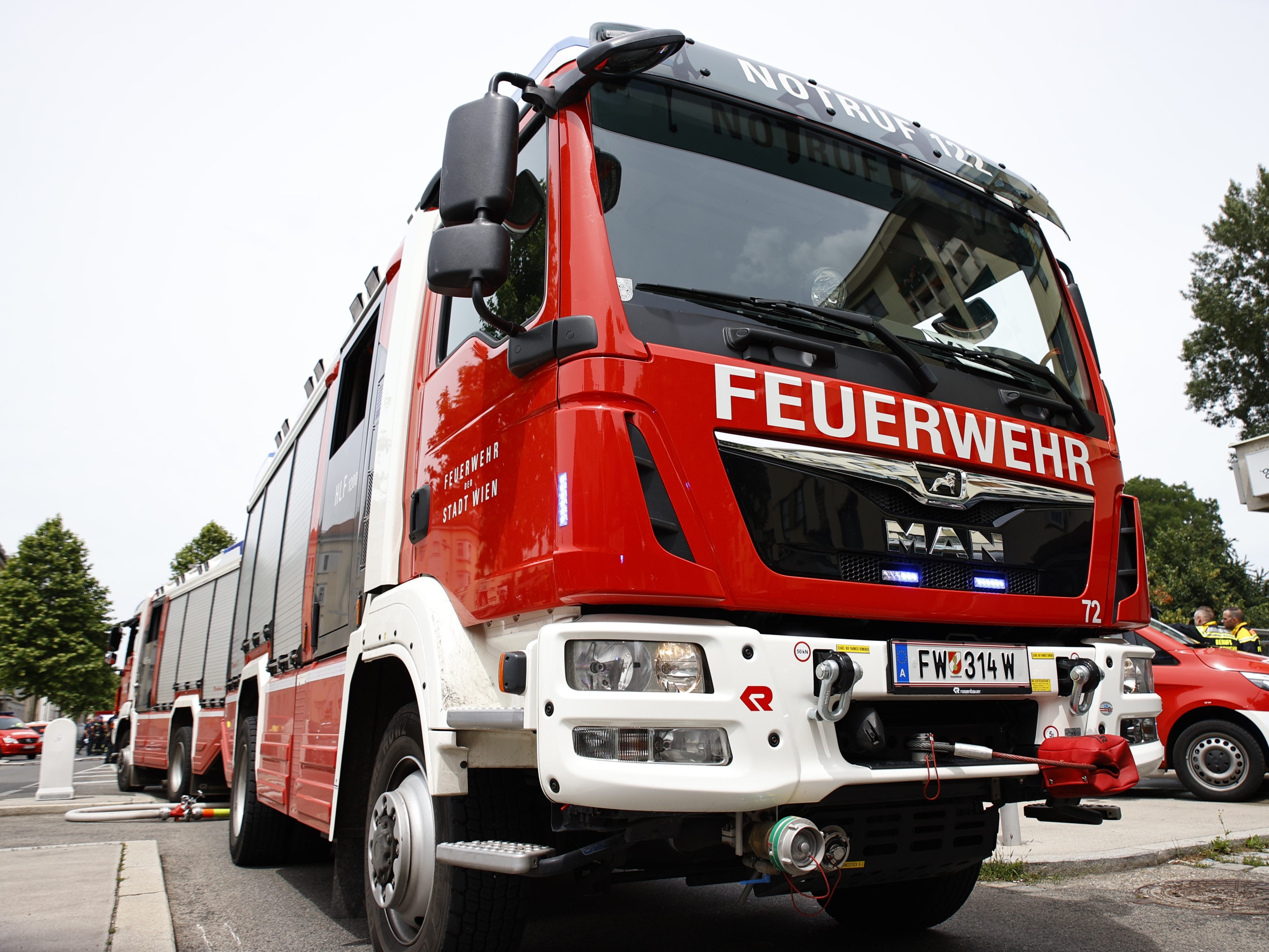 Polizei-ermittelt-nach-Brandstiftungen-in-Wien