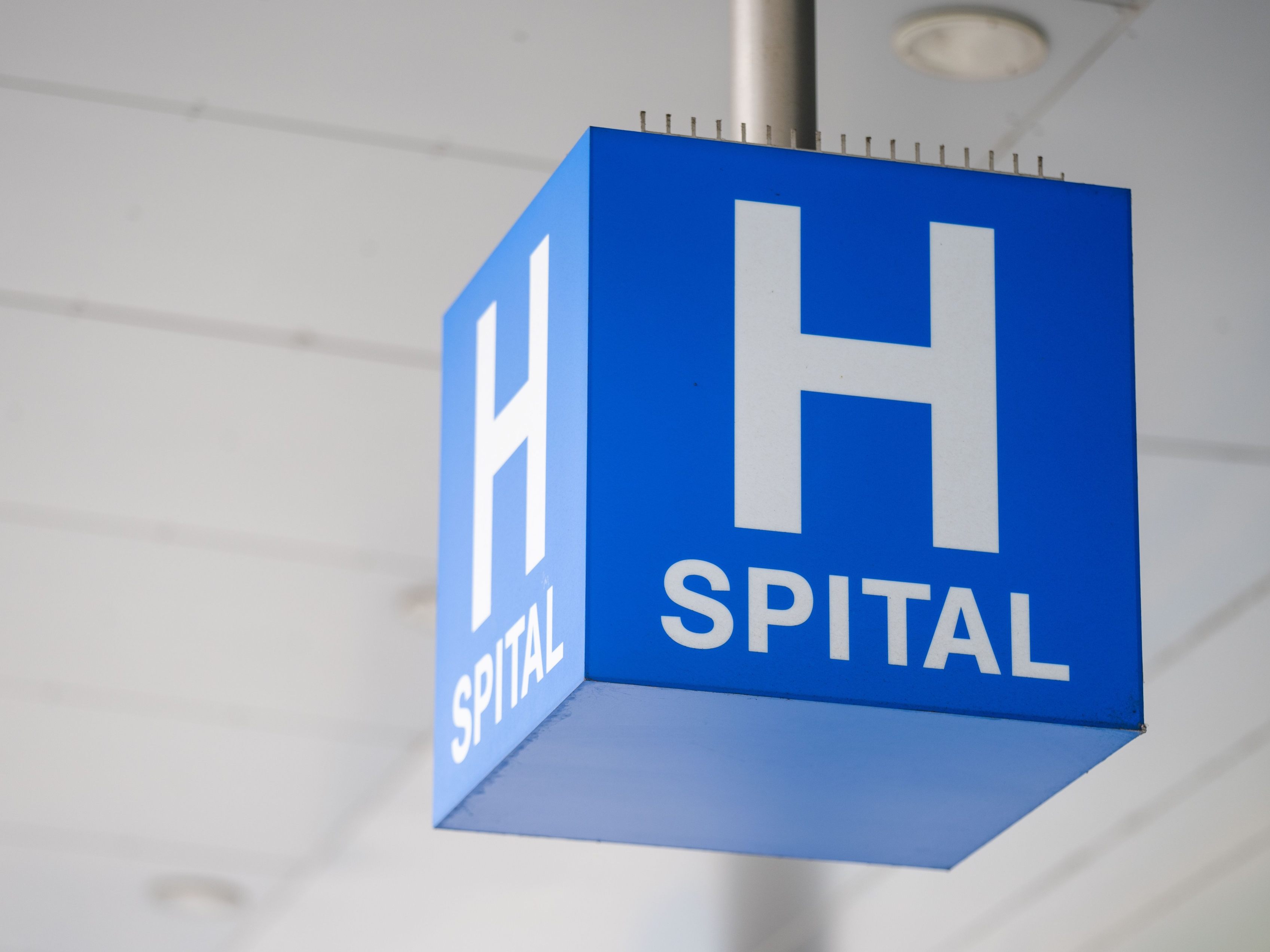 b-ller-unfall-in-st-p-lten-15-j-hriger-schwer-verletzt