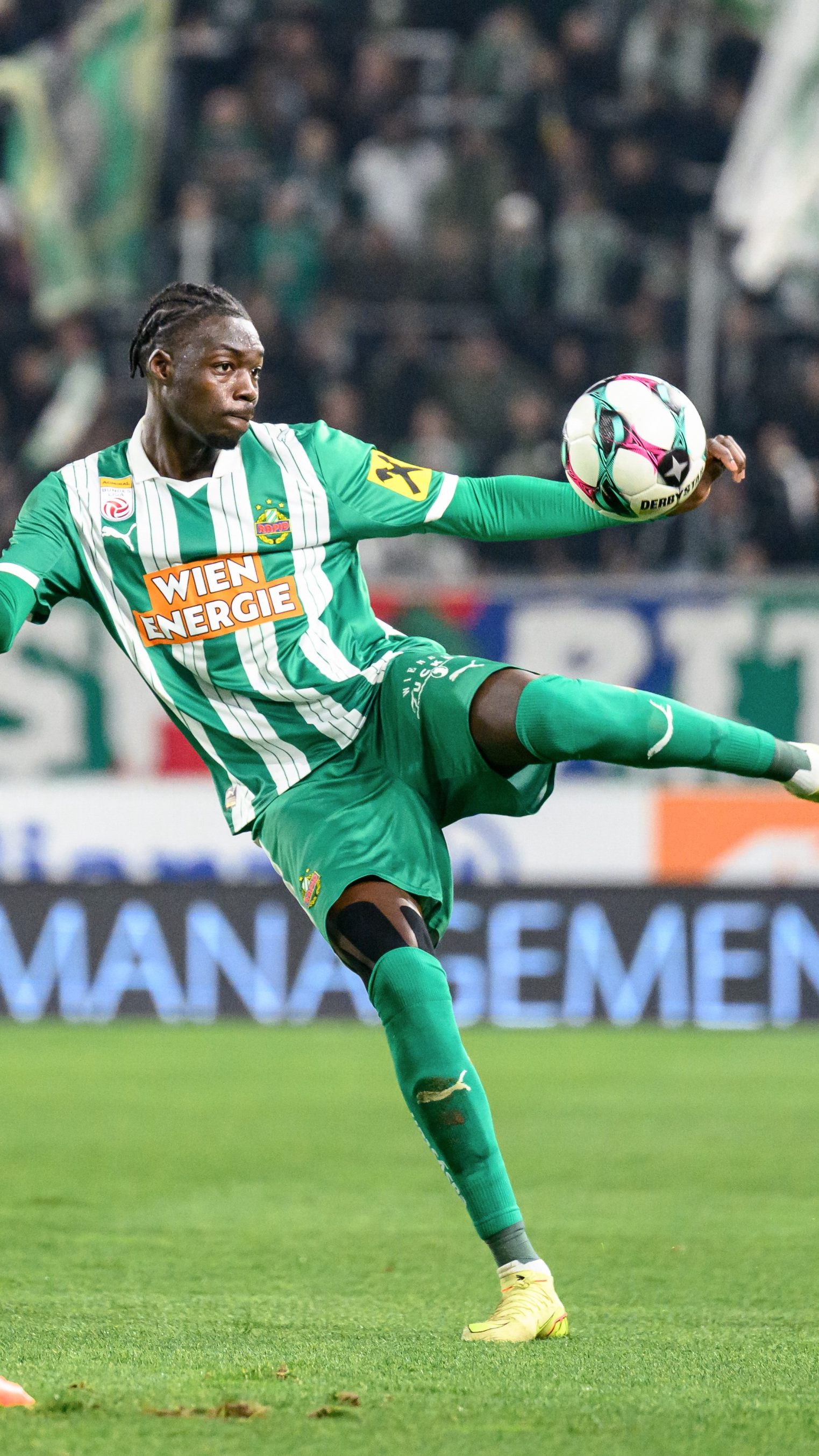 Meister Sturm spielte zum Abschluss der 12. Runde gegen Rapid.